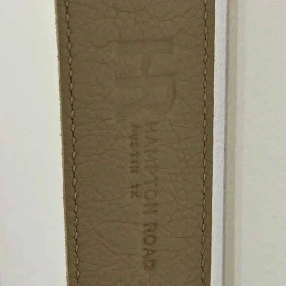 Hampton Road Crossbody - Picture 5 of 9